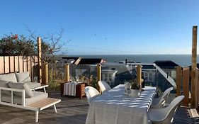 28 North, Stunning Costal Home With Generous Ferry Reduction